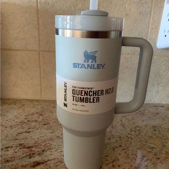 Stanley Cup - Picture 3 of 4